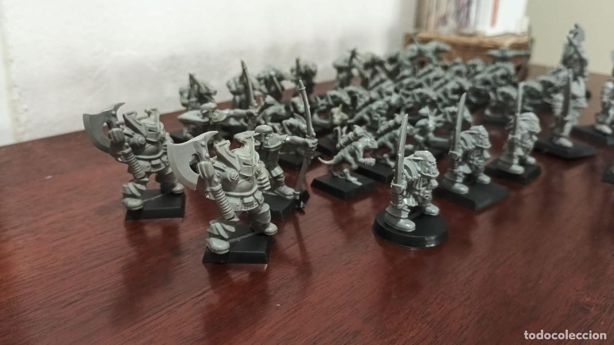 Juegos antiguos: LOTE 50 FIGURAS DE PL&Aacute;STICO WARHAMMER - Foto 3