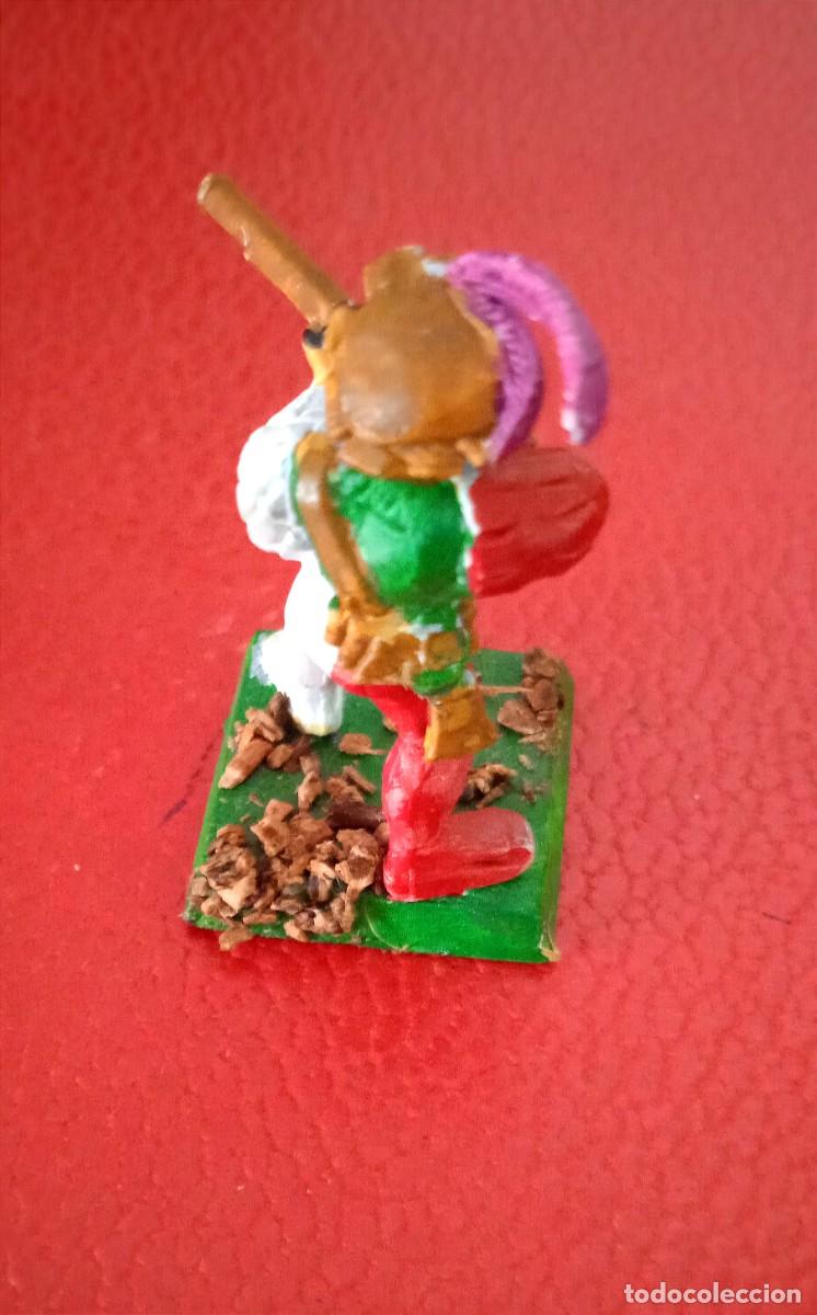 Juegos antiguos: FIGURA DE PLASTICO WARHAMMER GW 1999.