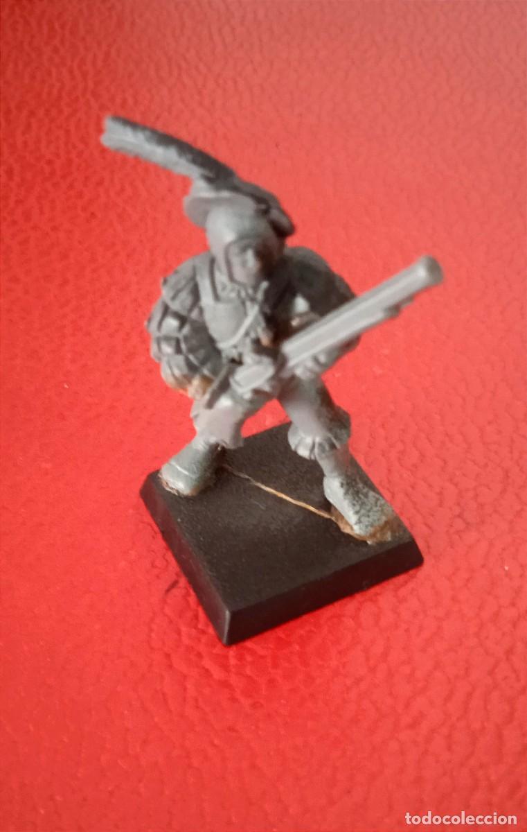 Juegos antiguos: FIGURA DE PLASTICO WARHAMMER GW 1995. - FUSILERO
