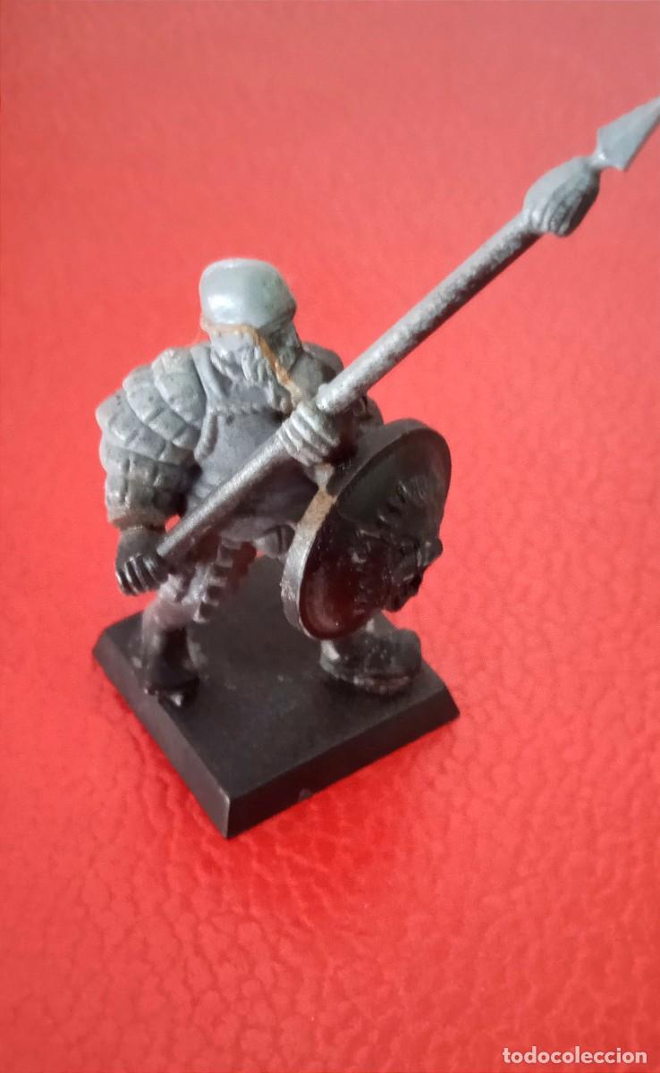 Juegos antiguos: FIGURA DE PLASTICO WARHAMMER GW 1999. - LANCERO