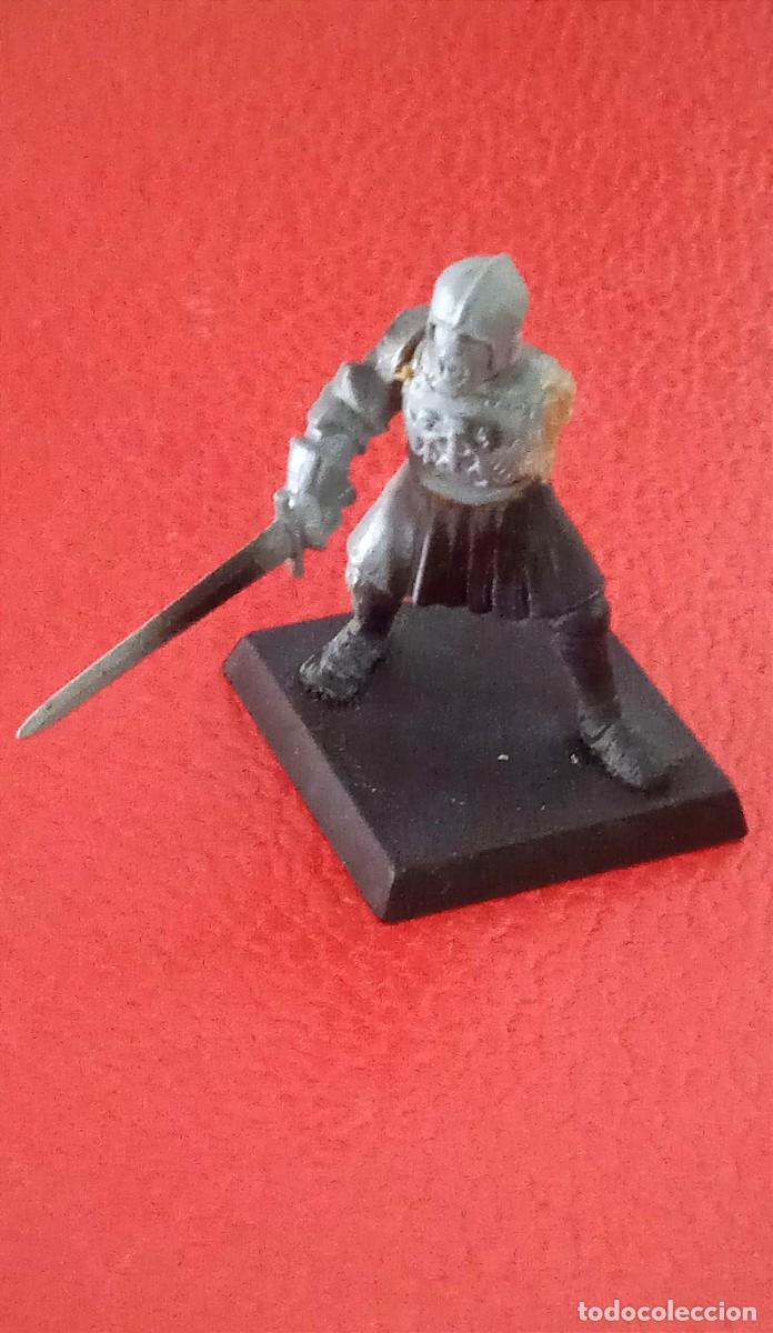Alte Spiele: FIGURA DE PLASTICO WARHAMMER GW 2001 - CABALLERO CON ESPADA