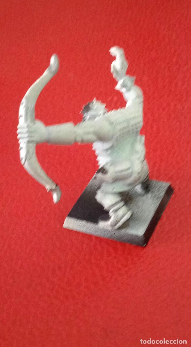 Alte Spiele: FIGURA DE PLASTICO WARHAMMER GW 2001.