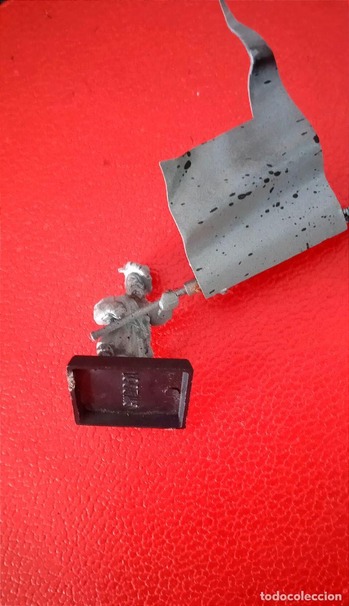 Alte Spiele: FIGURA DE PLASTICO WARHAMMER GW 2001.