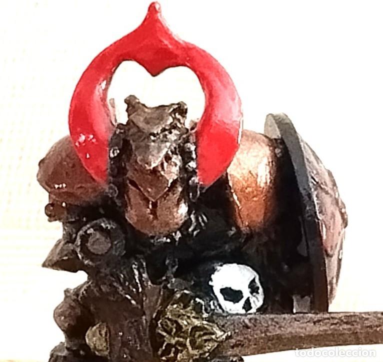 Juegos antiguos: Warhammer: Caballero del Chaos con espada, pintado, metal, 1990s