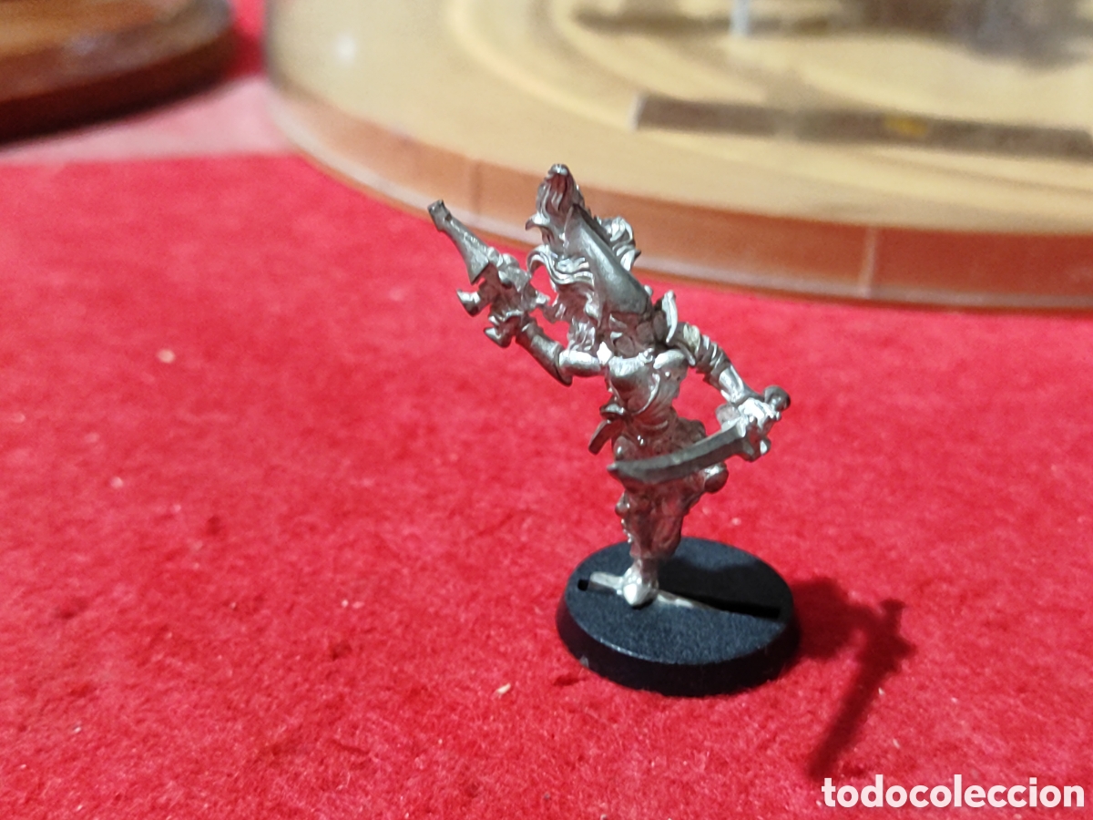 Juegos antiguos: Figura Banshee Eldar Warhammer 1999 de metal - Foto 1