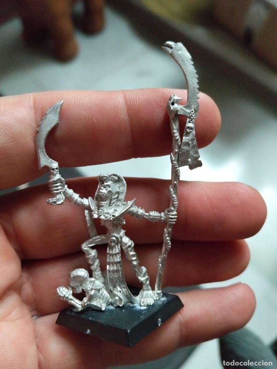 Juegos antiguos: Sacerdote Liche Khemri Warhammer Fantasy 6&ordf; Edici&oacute;n Games Workshop