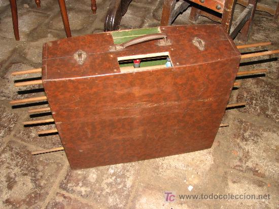 Juegos antiguos: Antiguo futbolin plegable. - Foto 1