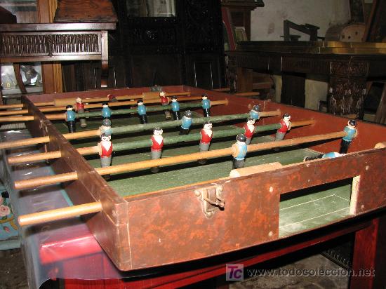 Juegos antiguos: Antiguo futbolin plegable. - Foto 3