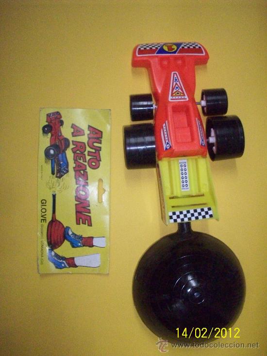 Juegos antiguos: COCHE ANTIGUO PLASTICO QUE SE IMPULSA CON BOMBA DE AIRE - Foto 1