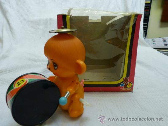 Juegos antiguos: monito con bombo de la mec&aacute;nica - Foto 1