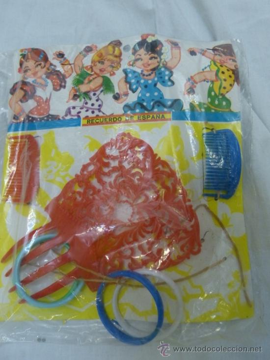 Juegos antiguos: complementos recuerdo de Espa&ntilde;a. A&ntilde;os 70. - Foto 1
