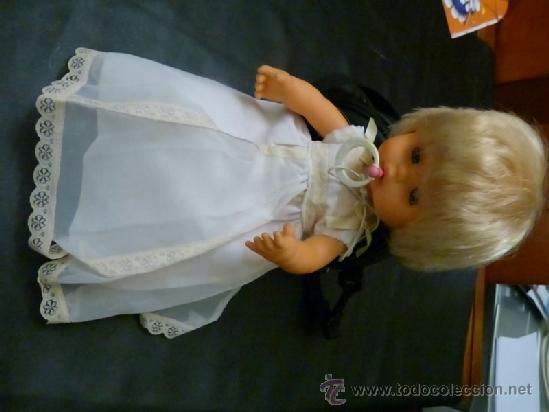 Juegos antiguos: Mocosete con traje de acristianar - Foto 1