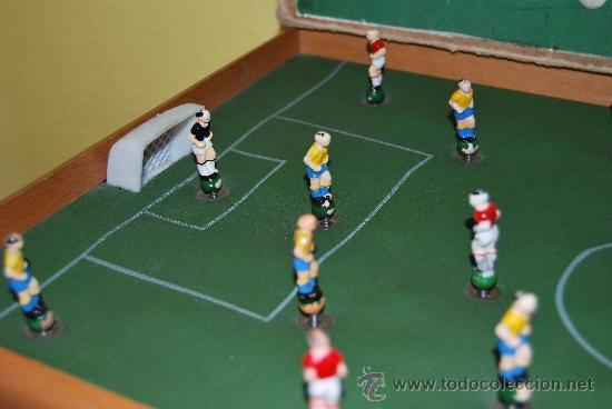 Juegos antiguos: FUTBOL&Iacute;N DE MADERA - MARCA LUDA - CON CAJA ORIGINAL - Foto 8