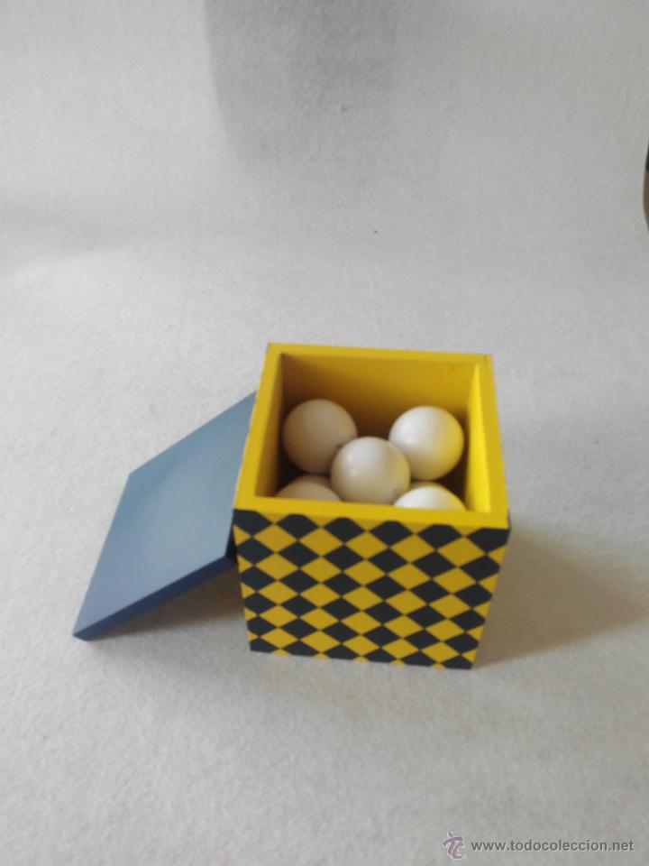 Juegos antiguos: Eggs in a crate. Juego de ingenio - Foto 1