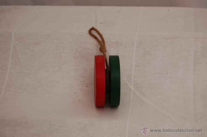 Juegos antiguos: YOYO ( YO-YO)  DE MADERA PINTADA - Foto 1