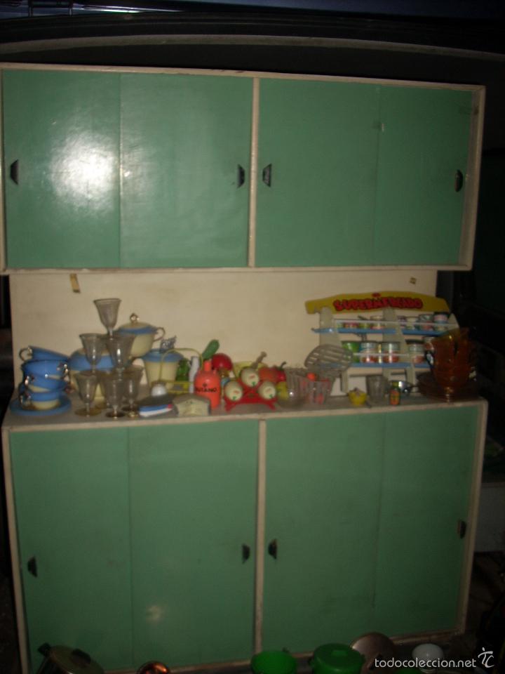 Juegos antiguos: Gran cocina antigua de juguete - Foto 2