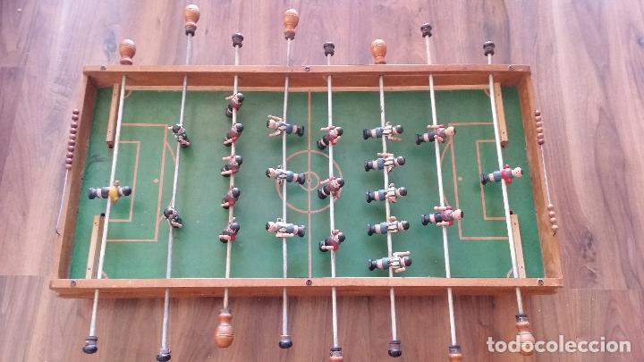 Juegos antiguos: ANTIGUO FUTBOLIN DE MADERA - Foto 2