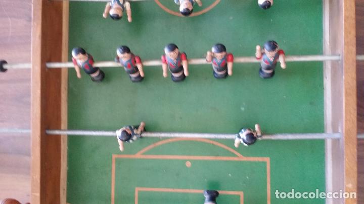Juegos antiguos: ANTIGUO FUTBOLIN DE MADERA - Foto 6