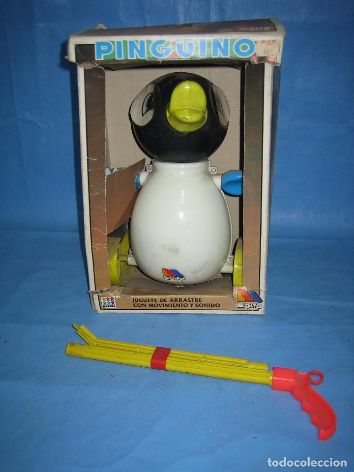 Juegos antiguos: 12 ping&uuml;ino de juguete de Molto - Foto 2