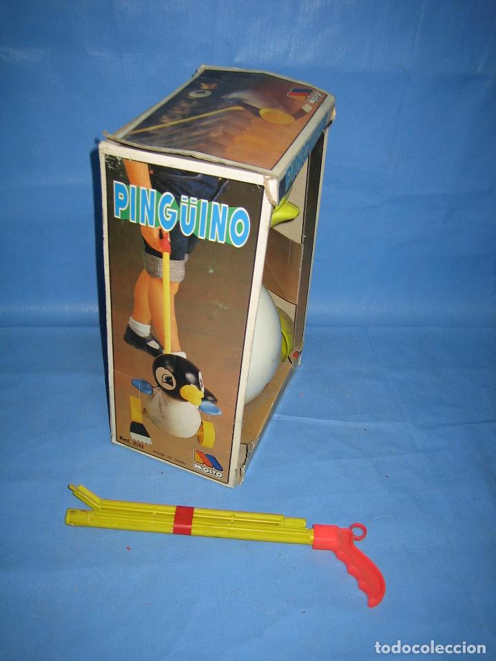 Juegos antiguos: 12 ping&uuml;ino de juguete de Molto - Foto 3