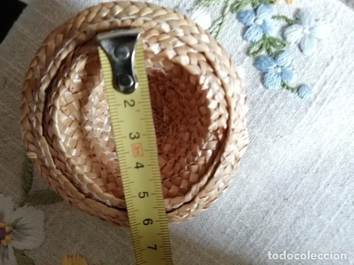 Juegos antiguos: Antiguo sombrerito para mu&ntilde;eca - Foto 2