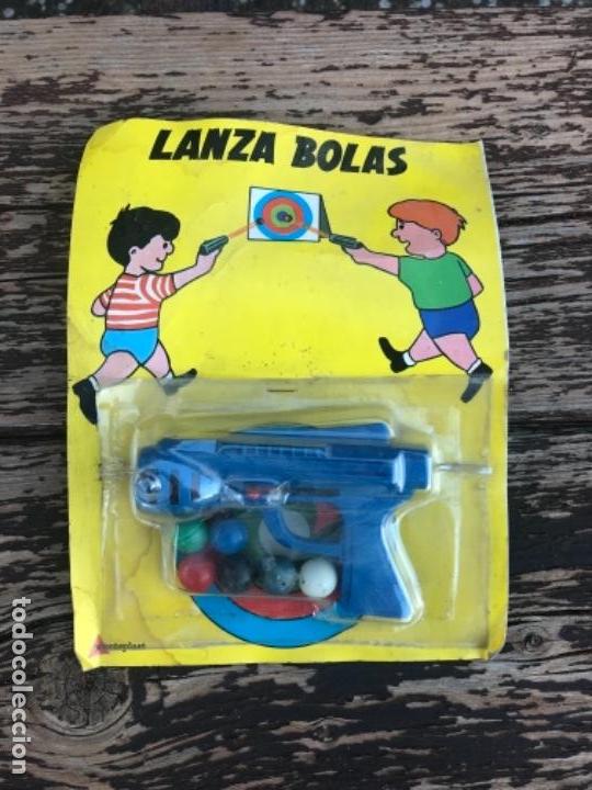 Juegos antiguos: Pistola, lanza bolas, a&ntilde;o 60-70 - Foto 1