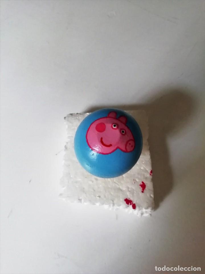Juegos antiguos: trompo de madera pintado a mano - Foto 2