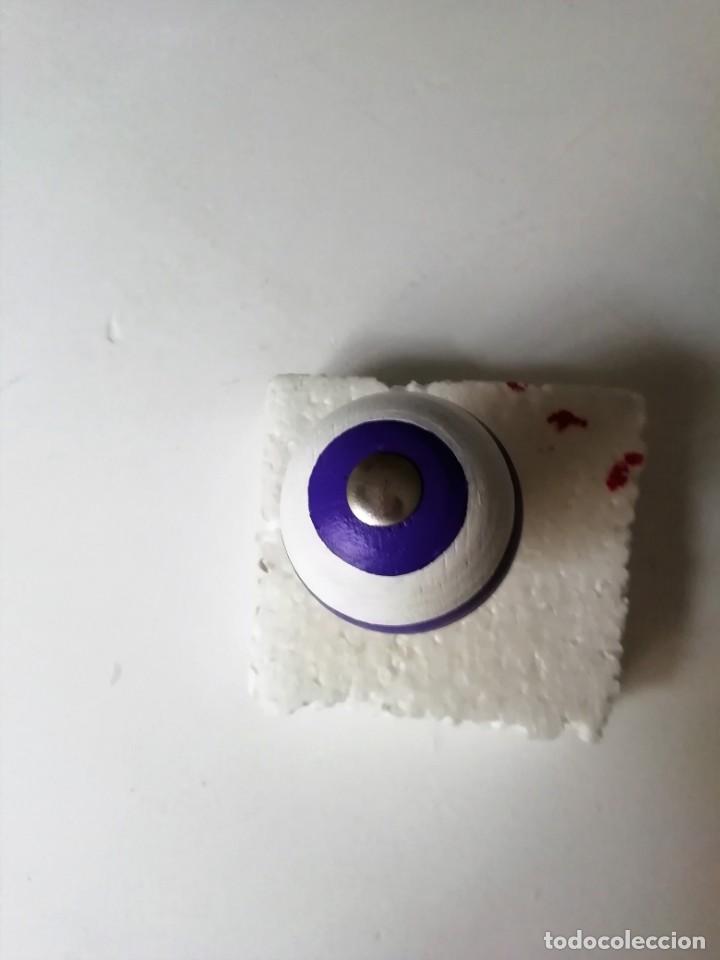 Juegos antiguos: trompo de madera pintado a mano - Foto 2