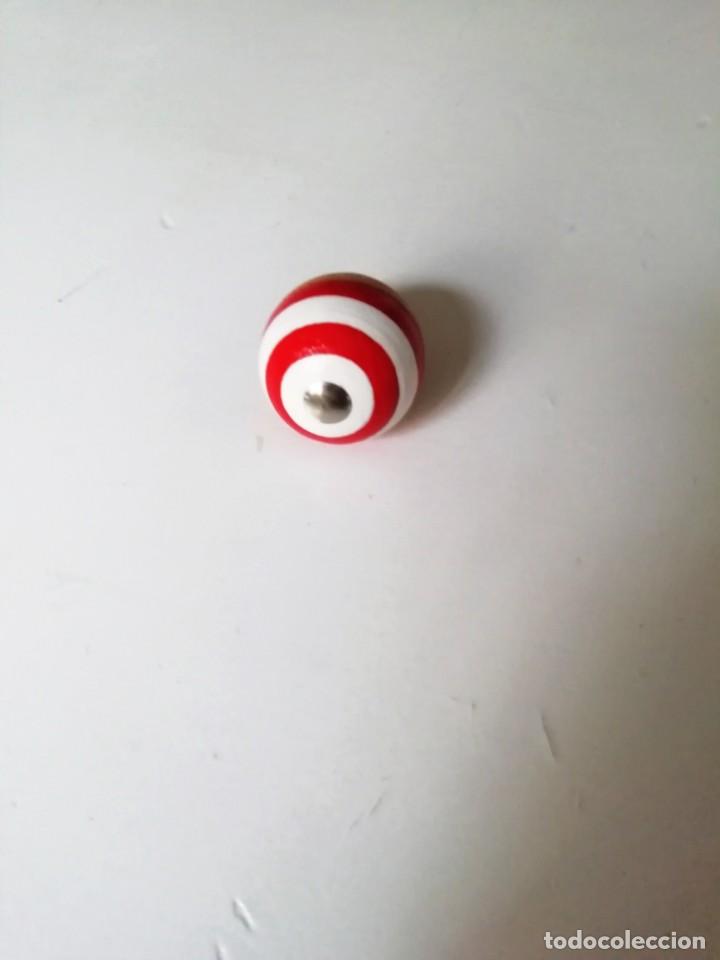 Juegos antiguos: trompo de madera pintado a mano - Foto 1
