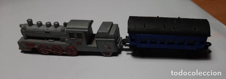 Juegos antiguos: Locomotora y vag&oacute;n en miniatura - Foto 2