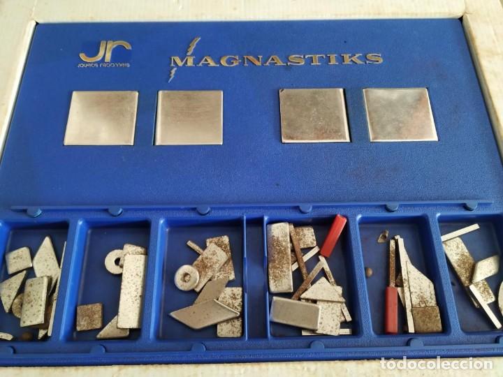 Juegos antiguos: juego imanes antiguo. - Foto 3