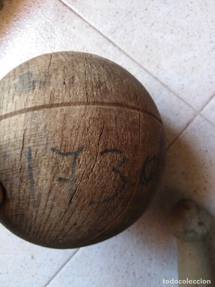 Juegos antiguos: Lote Bolas de madera y bolo antiguo - Foto 2