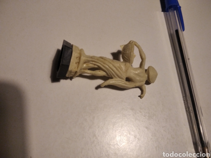 Juegos antiguos: Figura china pl&aacute;stico - Foto 2