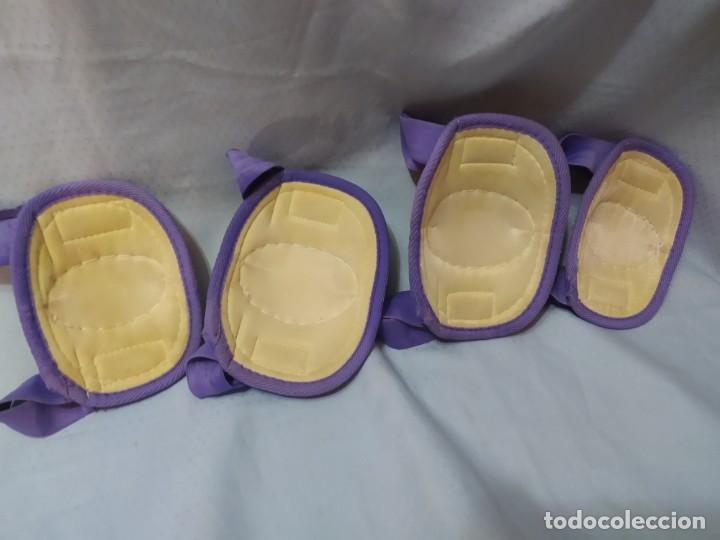 Juegos antiguos: CONJUNTO DE RODILLERAS Y CODERAS DISNEY OSITO POOH USADO - Foto 2