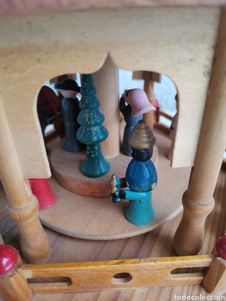Juegos antiguos: Carrusel de madera de Navidad - Foto 2