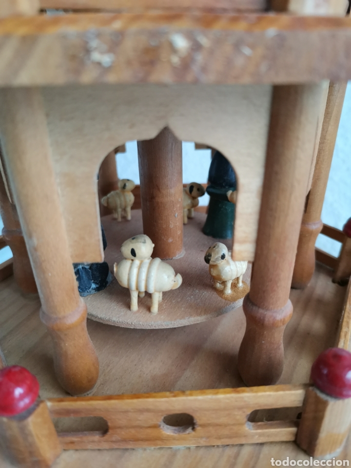 Juegos antiguos: Carrusel de madera de Navidad - Foto 3