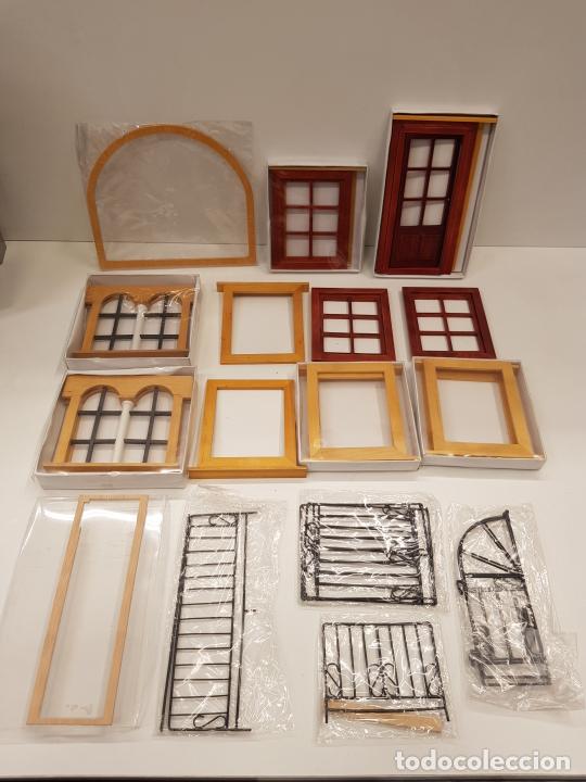 Juegos antiguos: Conjunto de piezas de casa de mu&ntilde;ecos/mu&ntilde;ecas - Foto 1