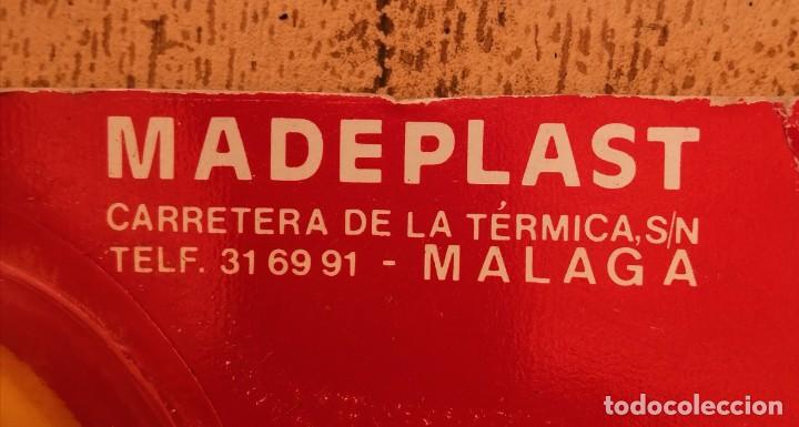 Juegos antiguos: Antiguo trompo-iman con lanzadera - Foto 2