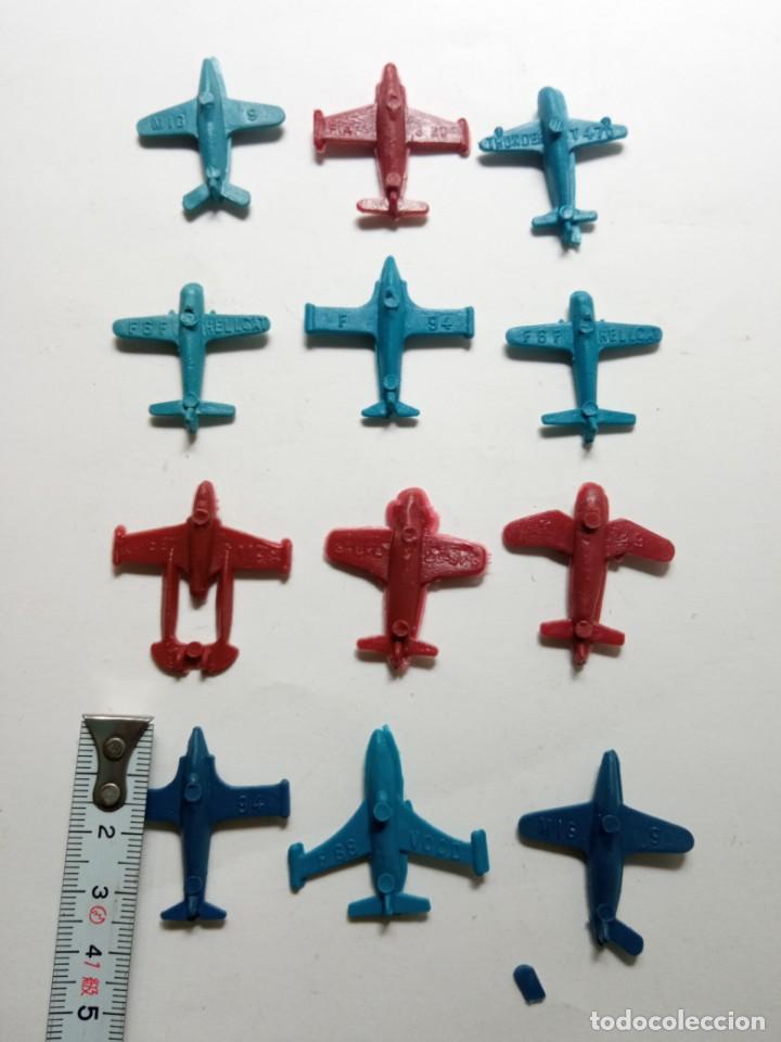 Juegos antiguos: 12 MINI AVIONES PL&Aacute;STICO INFLADO - Foto 7