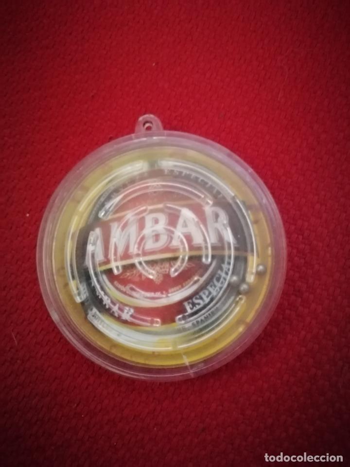 Juegos antiguos: JUEGO DE BOLAS DE CERVEZA AMBAR - Foto 1