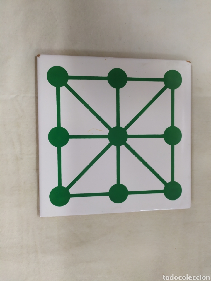Juegos antiguos: Tablero de 3 en raya en baldosa - Foto 2