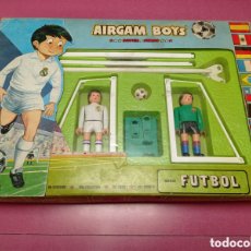 Juegos antiguos: AIRGAM BOYS SUPER STARS SERIE FÚTBOL REAL MADRID BARCELONA. Lote 362823450