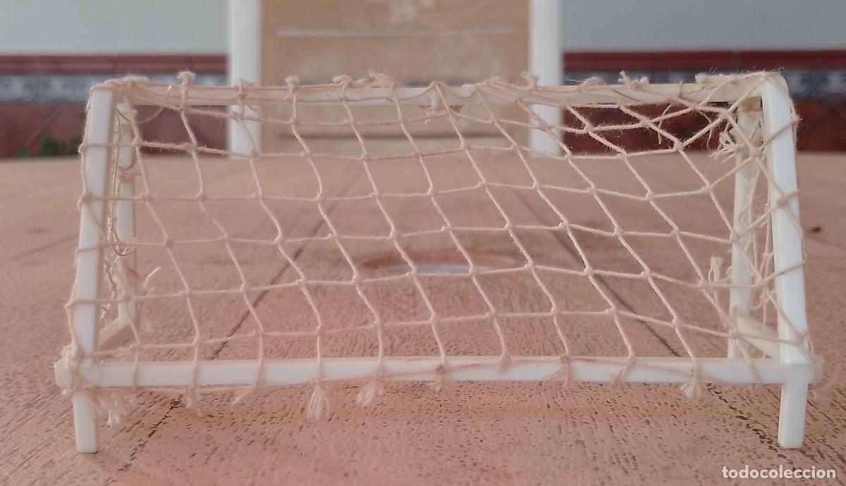 Juegos antiguos: Porter&iacute;a y portero de Subbuteo - Foto 4
