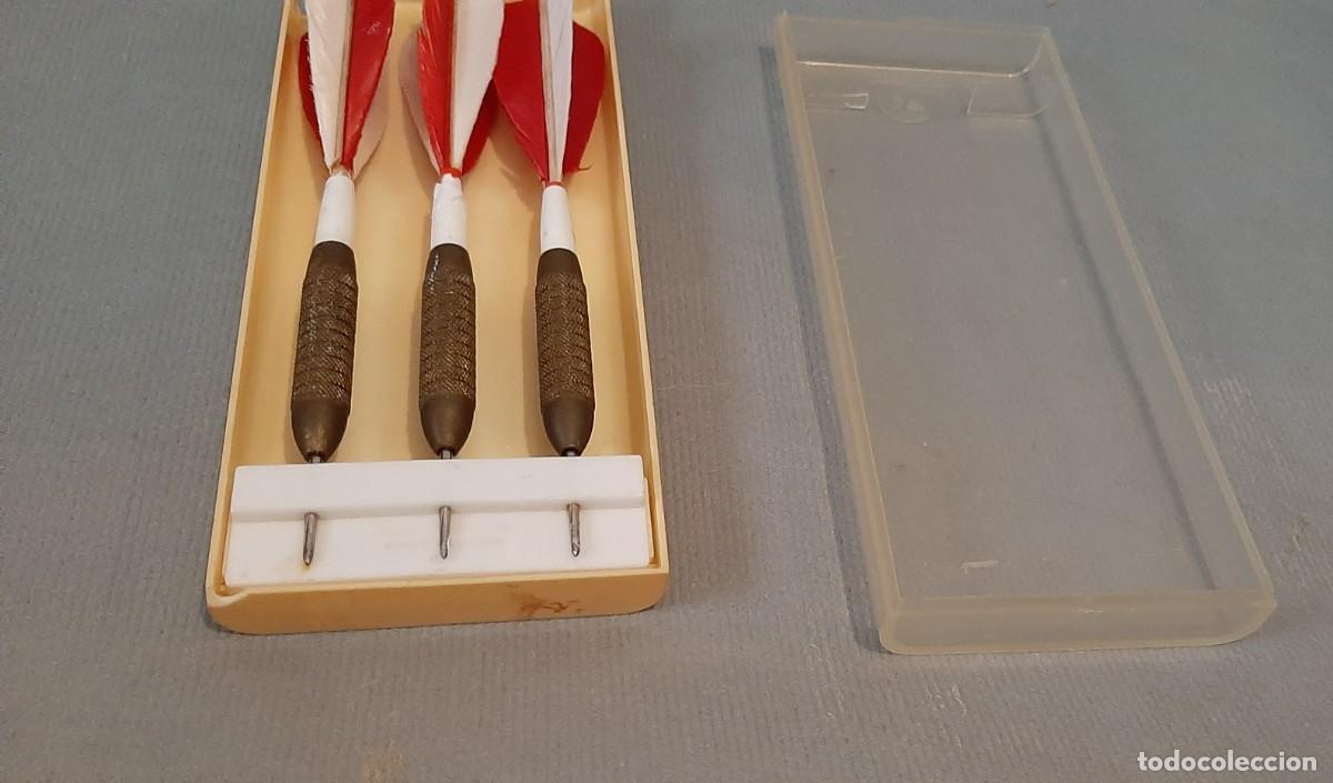 Juegos antiguos: Estuche antiguo de dardos con plumas - Foto 2