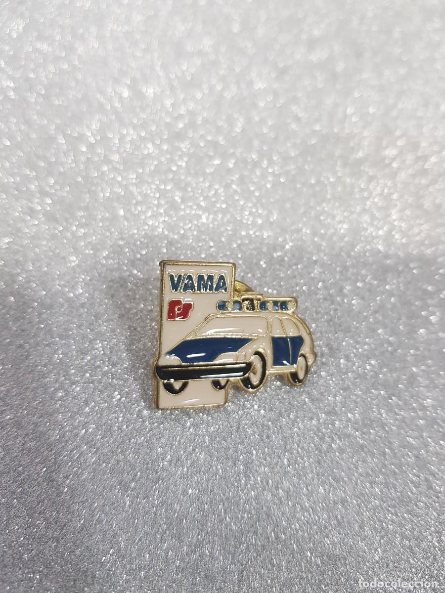 Juegos antiguos: Pin coche de seguridad VAMA - Foto 1