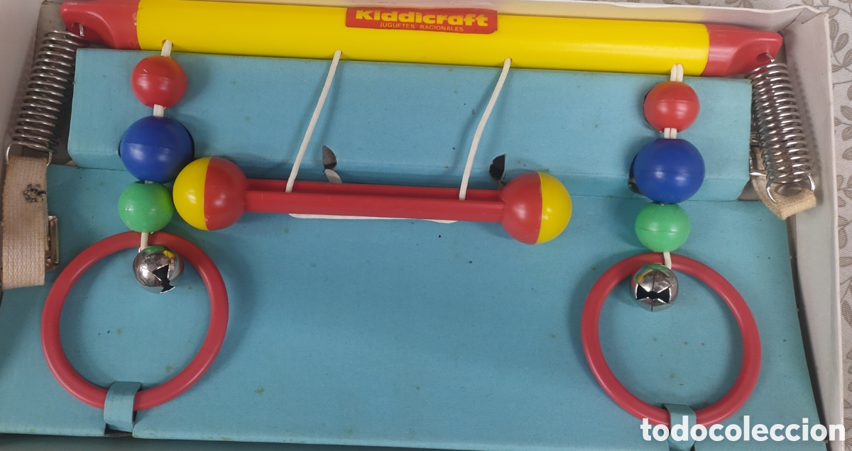Juegos antiguos: Trapecio de bebe a&ntilde;os 70 - Foto 2