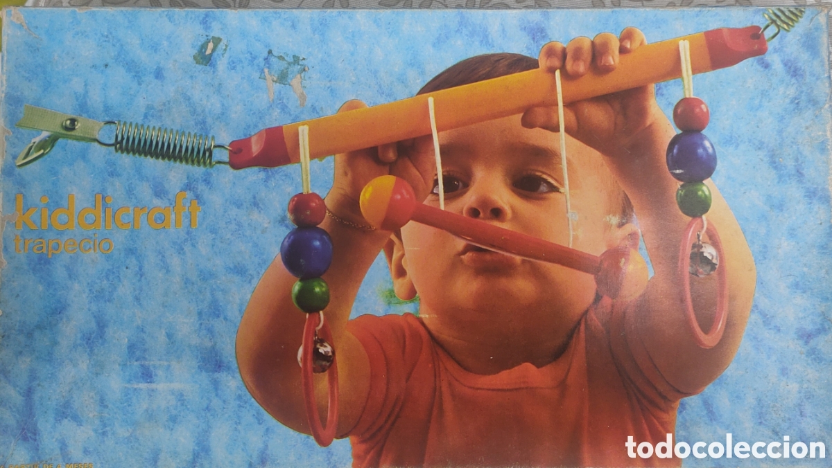 Juegos antiguos: Trapecio de bebe a&ntilde;os 70 - Foto 1