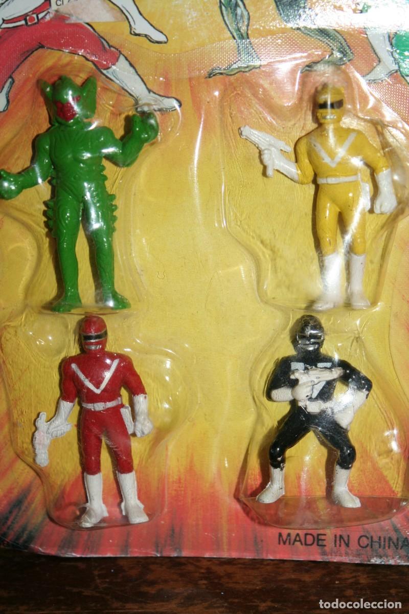 Juegos antiguos: blister mu&ntilde;ecos super avenger - Foto 2