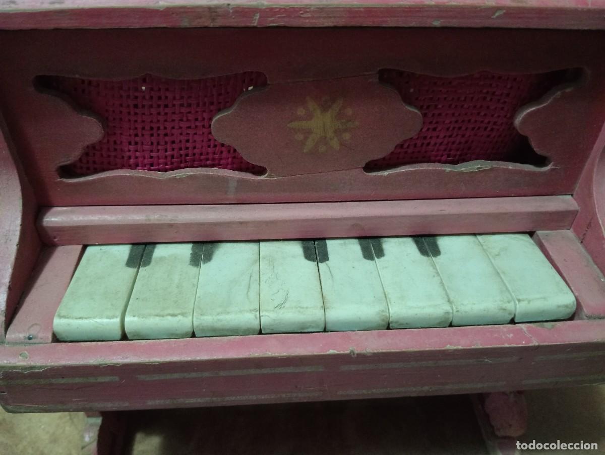Juegos antiguos: Antiguo piano de juguete en madera - Foto 6