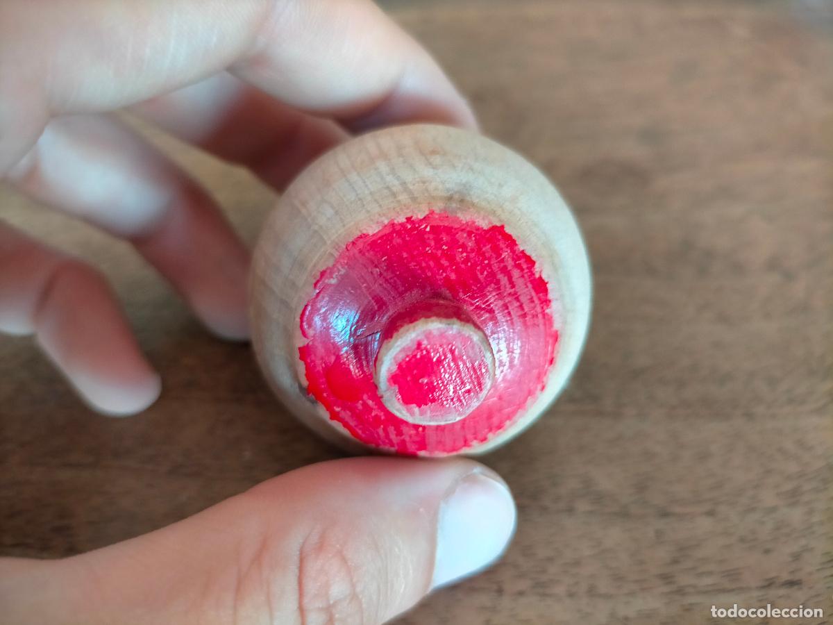 Juegos antiguos: Peonza de madera pintada antigua - Foto 2